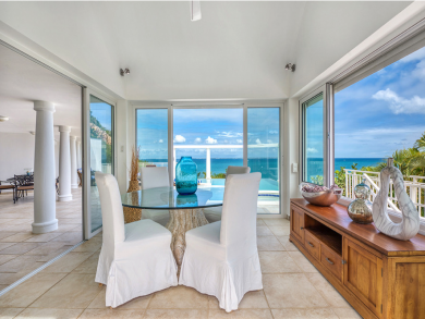 Dramatic Views from Hill Perched Villa!